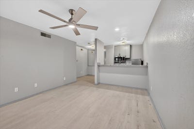 /international/us/1810-n-garrett-avenue-dallas-tx-110108546202/