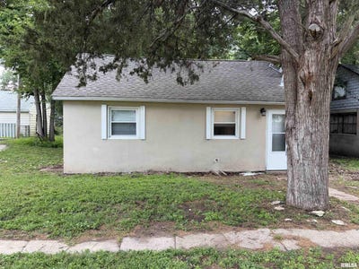 /international/us/813-n-11th-street-pekin-il-110109000991/