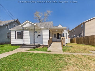/international/us/1409-w-main-street-milton-wv-110106479345/