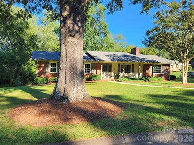 /international/us/1007-woodland-street-se-valdese-nc-110120108390/