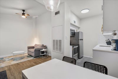 /international/us/3316-guadalupe-st-austin-tx-110100518473/