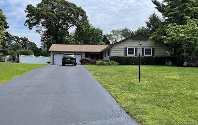 /international/us/7-carrie-court-smithtown-ny-110108975406/