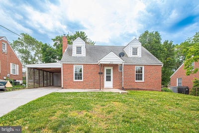 /international/us/511-happy-creek-road-front-royal-va-110108221915/