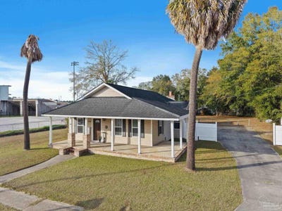 /international/us/1705-poplar-st-flomaton-al-110104598671/