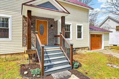 /international/us/25-bluff-street-proctor-vt-110107546041/