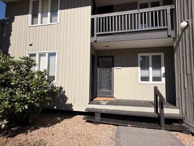 /international/us/18-davos-way-waterville-valley-nh-110108611071/