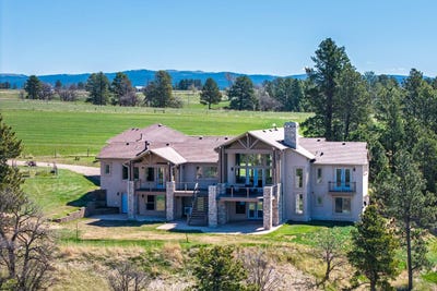 /international/us/11-thaler-road-sundance-wy-110108233454/