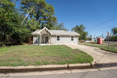 /international/us/510-woodlawn-street-sulphur-springs-tx-110120456575/
