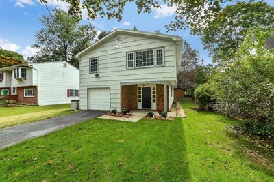 /international/us/19-interstate-street-suffern-ny-110096854146/