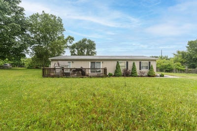 /international/us/430-n-blue-creek-road-benton-harbor-mi-110108982998/