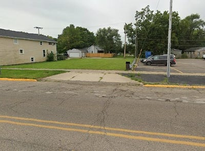 /international/us/118-s-main-street-lawton-mi-110100705292/