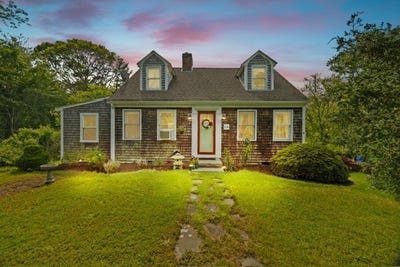 /international/us/232-county-rd-bourne-ma-110108753142/