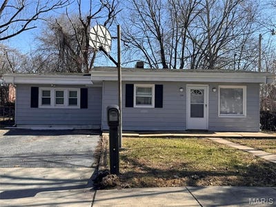 /international/us/226-n-8th-street-belleville-al-110105863515/