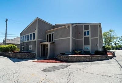 /international/us/2741-w-layton-ave-greenfield-wi-110107879582/