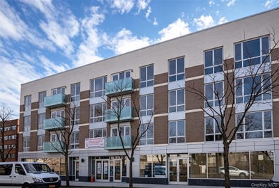 /international/us/15815-union-turnpike-fresh-meadows-ny-110107989468/