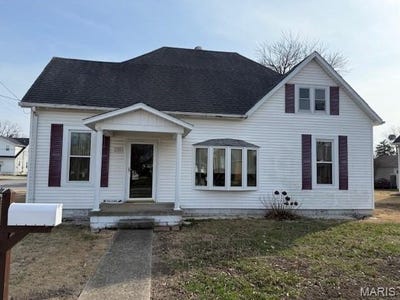 /international/us/702-belle-avenue-pinckneyville-il-110106275953/