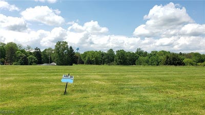/international/us/8405-eagle-creek-drive-garrettsville-oh-110105043185/