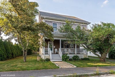 /international/us/169-gosnold-street-barnstable-ma-110098844014/