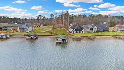 /international/us/217-kayak-point-greenwood-sc-110097752102/