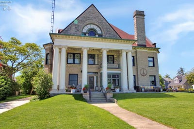 /international/us/504-e-perry-street-port-clinton-oh-110108887329/