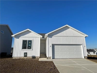 /international/us/1738-1st-st-nevada-ia-110105219366/