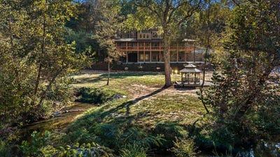 /international/us/580-windy-valley-lane-blue-ridge-ga-110120535096/