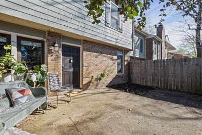 /international/us/1672-central-ave-memphis-tn-110106531018/