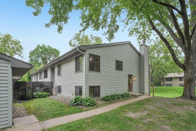 /international/us/1386-arden-view-drive-arden-hills-mn-110109211724/
