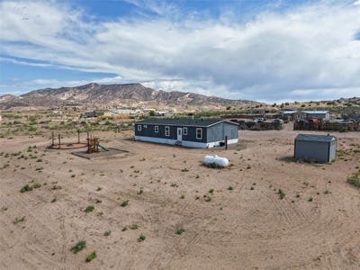 /international/us/11-unicorn-abiquiu-nm-110108781153/