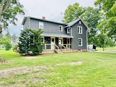/international/us/10035-irish-road-vermontville-mi-110101164067/