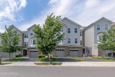 /international/us/332-hawthorne-lane-barnegat-nj-110101294216/