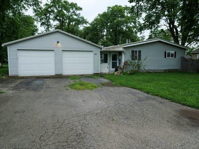 /international/us/13-maple-lane-camargo-il-110101049112/