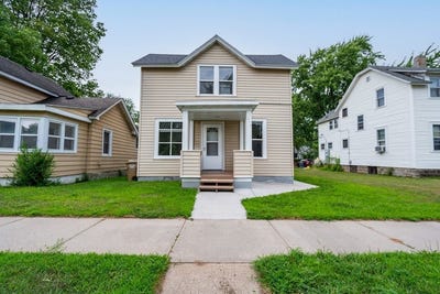 /international/us/516-cochrane-st-eau-claire-wi-110119572796/