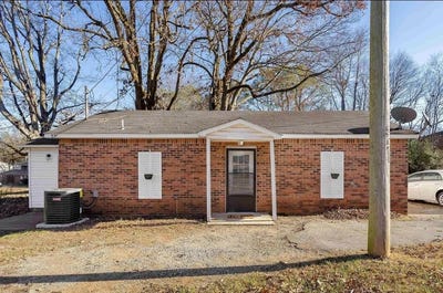 /international/us/2302-chisholm-rd-florence-al-110104124250/