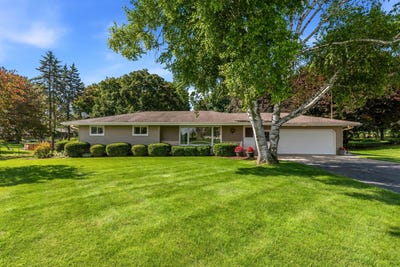 /international/us/7631-w-5-mile-rd-franksville-wi-110109055903/