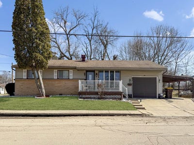 /international/us/1305-south-prairie-avenue-freeport-il-110107807667/