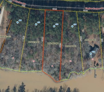 /international/us/412-eagles-harbor-dr-hodges-sc-110108393645/