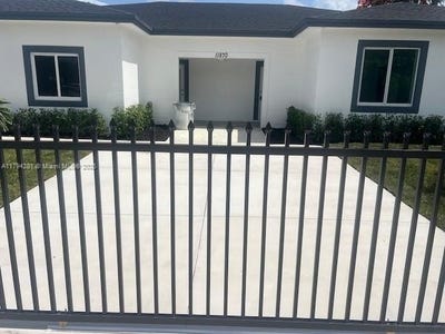 /international/us/11870-sw-220th-st-miami-fl-110099126461/
