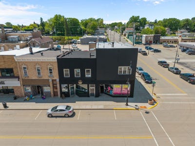 /international/us/107-e-2nd-street-kaukauna-wi-110108449288/