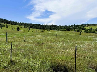 /international/us/e16-holmes-road-hulett-wy-110098984515/