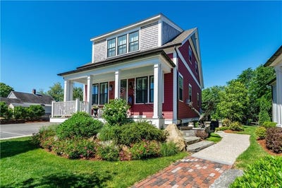 /international/us/15-castle-street-east-greenwich-ri-110108626576/