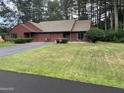 /international/us/3-elizabeth-lane-queensbury-ny-110101010809/