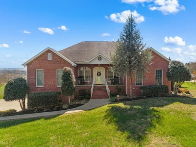 /international/us/741-cherokee-drive-dandridge-tn-110106765383/