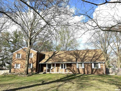 /international/us/10-orchard-drive-east-centralia-il-110098354660/