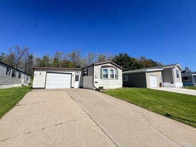 /international/us/w8007-s-us-hwy-2-141-trlr-256-iron-mountain-mi-110106815904/
