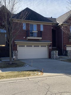 /international/us/16670-newbury-avenue-macomb-mi-110108124154/
