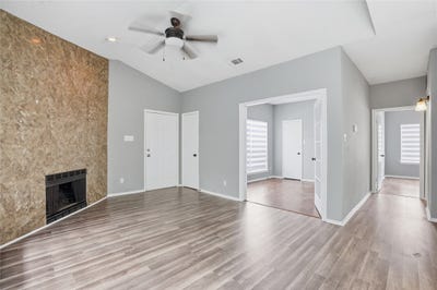 /international/us/4115-esters-road-irving-tx-110108772272/