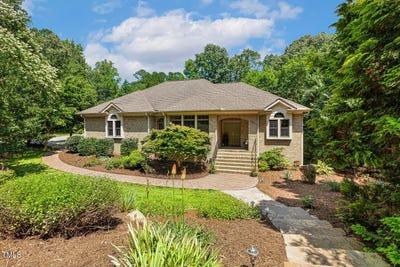 /international/us/101-cardiff-place-chapel-hill-nc-110100165291/