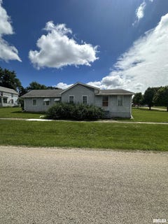 /international/us/202-n-madison-street-washburn-il-110108876620/