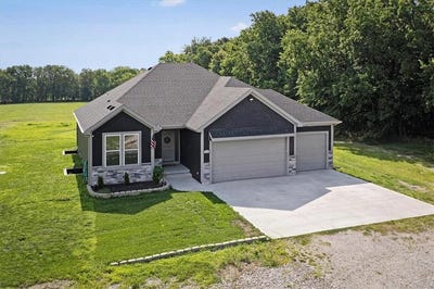 /international/us/20196-207th-street-tonganoxie-ks-110109209650/